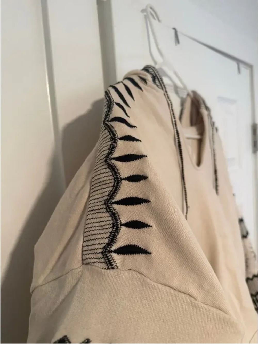Boho Embroidered Anthropologie Cream Hoodie Top - Picture 6 of 7